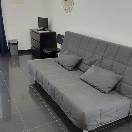 Apartment Retiro Camelias 1 *